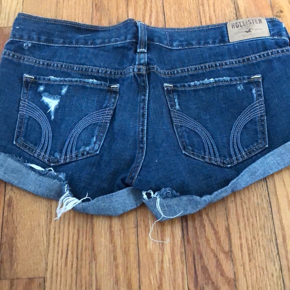 Hollister distressed denim shorts - Picture 2 of 2
